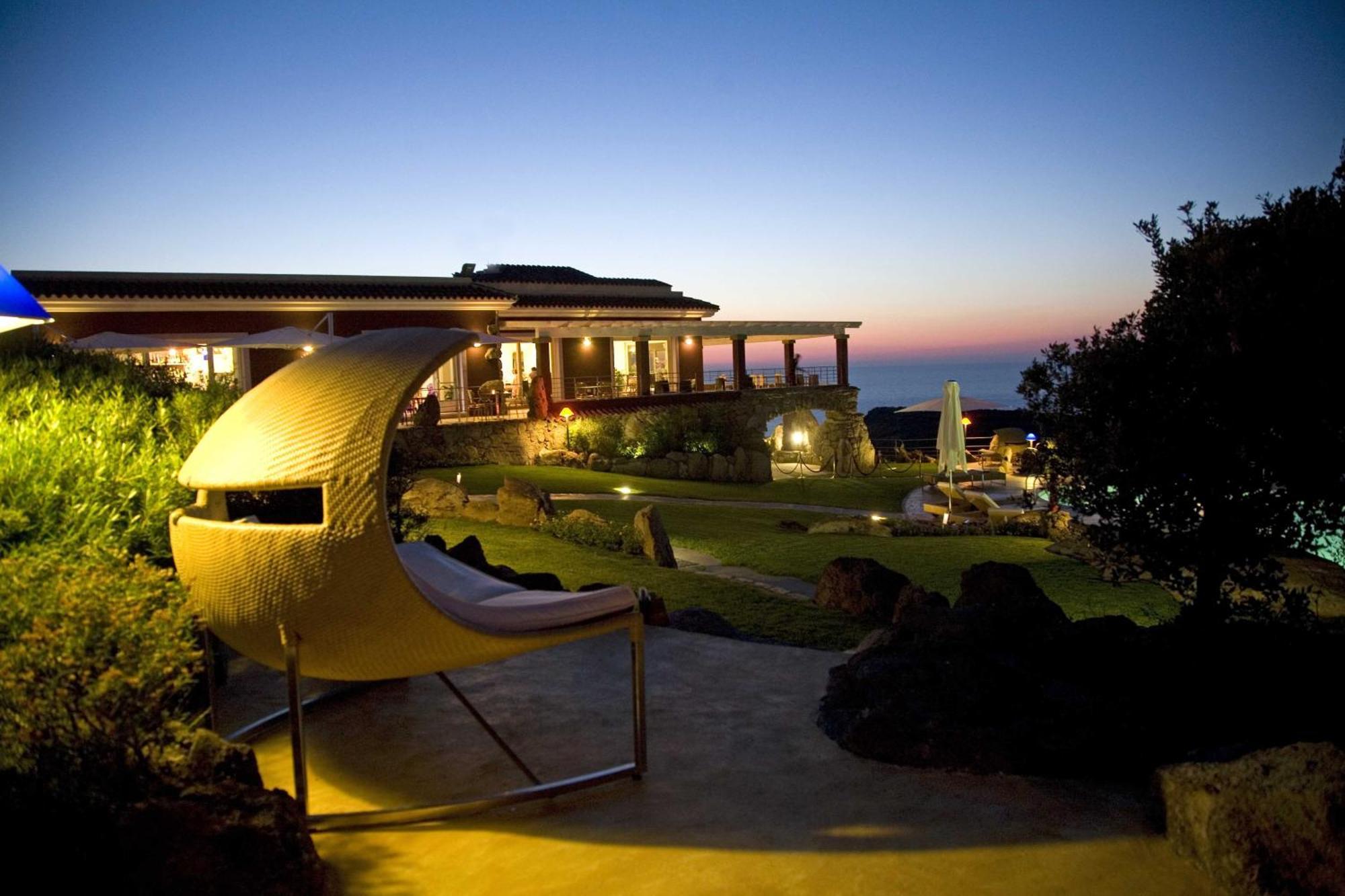 Bajaloglia Resort กัสเตลซาร์โด ภายนอก รูปภาพ